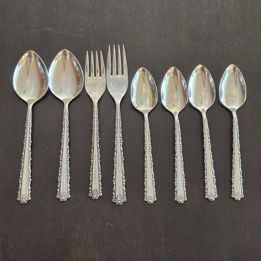 Oneida Deluxe Stainless Cherie Flatware Set 8pc Teapoons dinner salad Forks